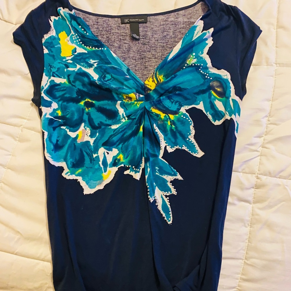 Navy with tropical flowers, V-neck, short sleeved